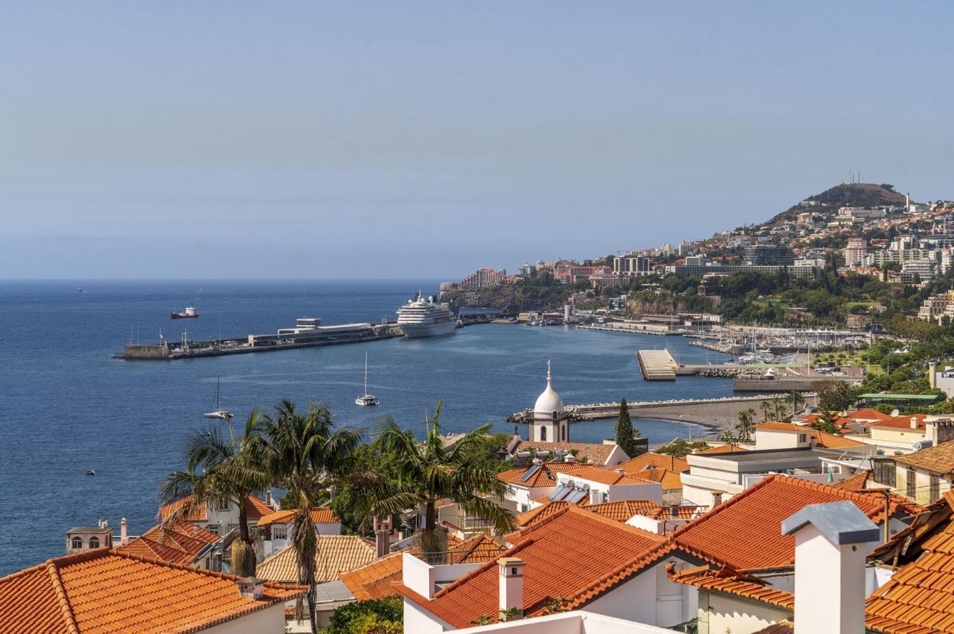 Laura Uptown 117 By Hr Madeira